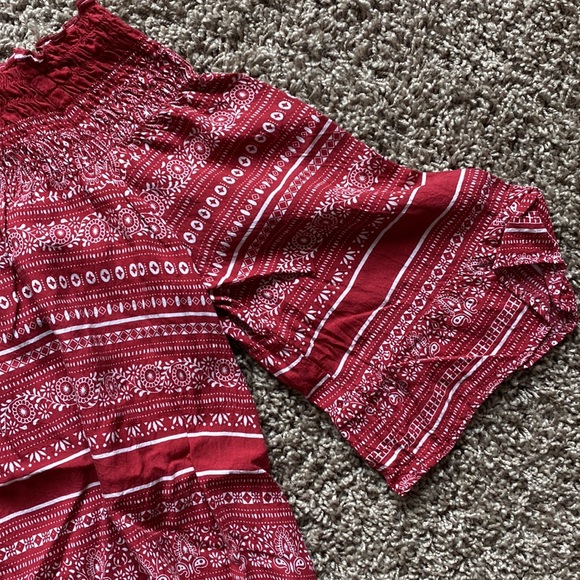 Off Shoulder Blouse - Picture 2 of 5